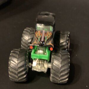 1:64  Hot Wheels Diecast Grave Digger Monster Truck SELLING AS IS